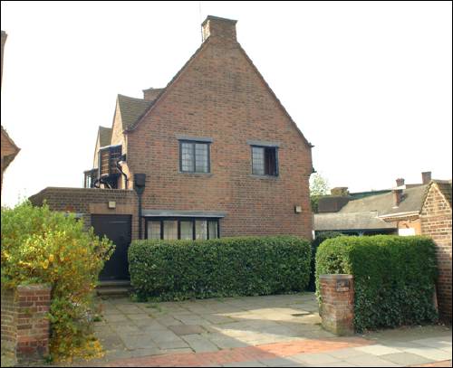 02 Rotherwick Road a